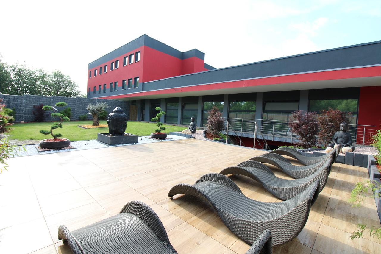 Vitalounge Sports & Spa Hotel 盖尔森基兴 外观 照片